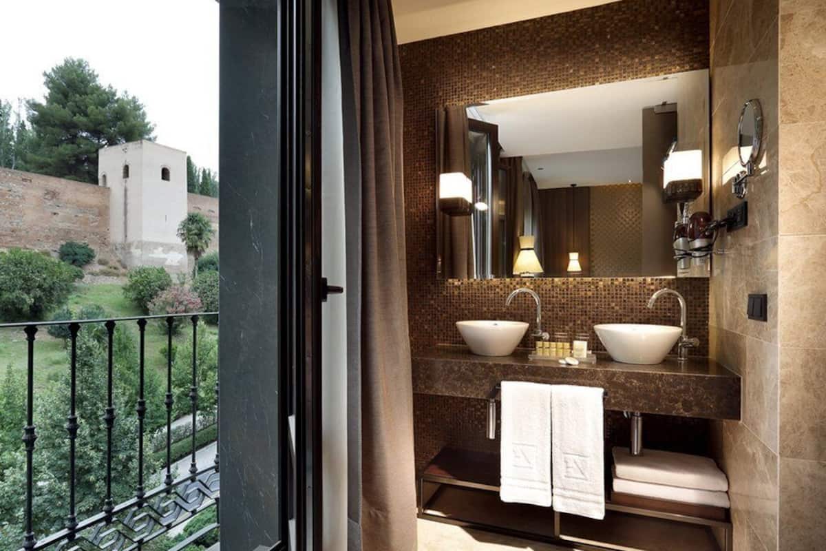 room (alhambra views) | 1 bedroom, minibar, in-room safe, desk