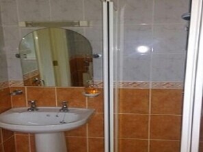 Suite, Ensuite | Bathroom - Dun Cromain Bed and Breakfast (Birr)