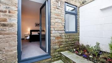 Mökki, oma kylpyhuone | Ulkopuoli