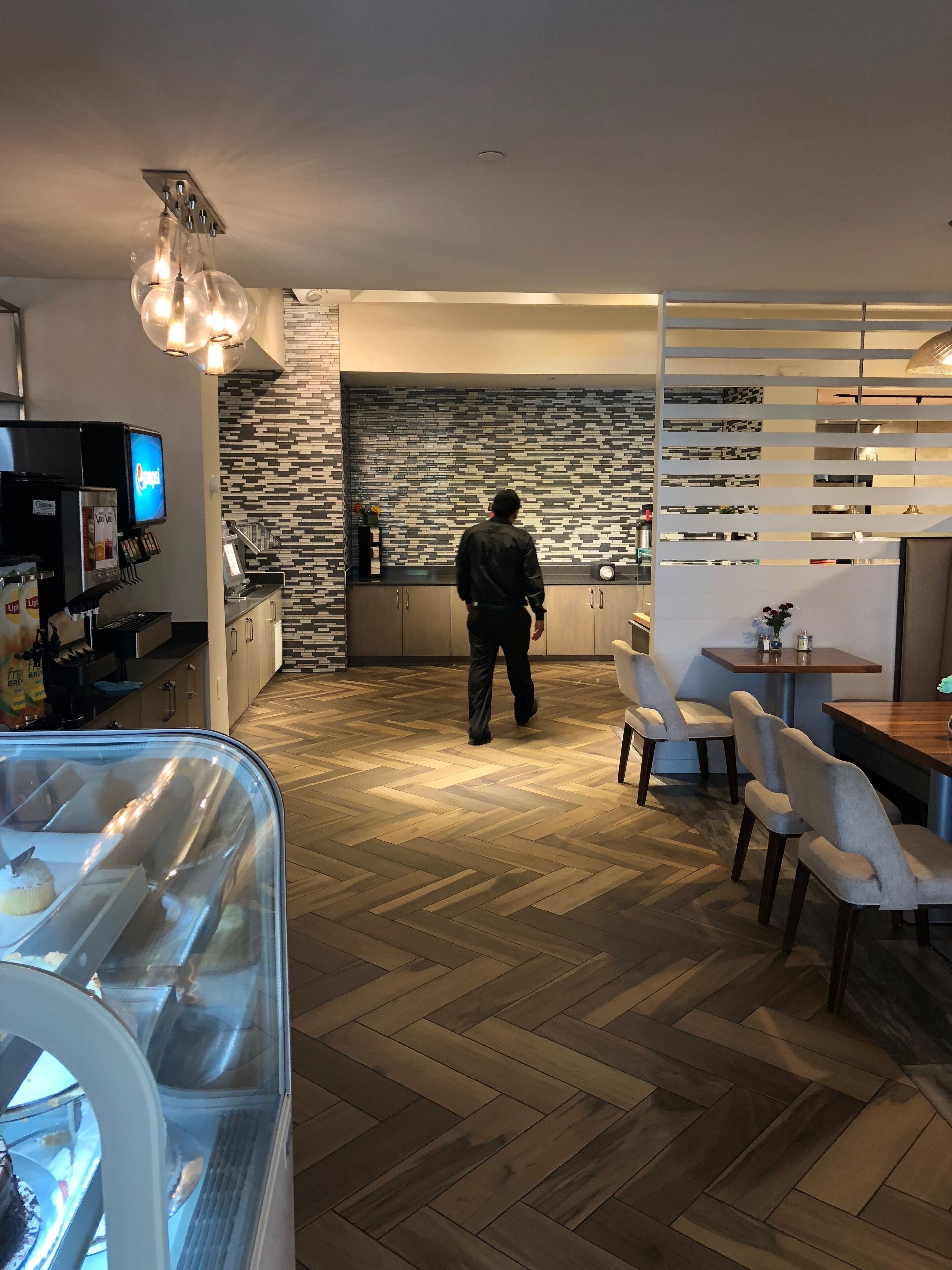 breakfast, lunch, dinner served; american cuisine