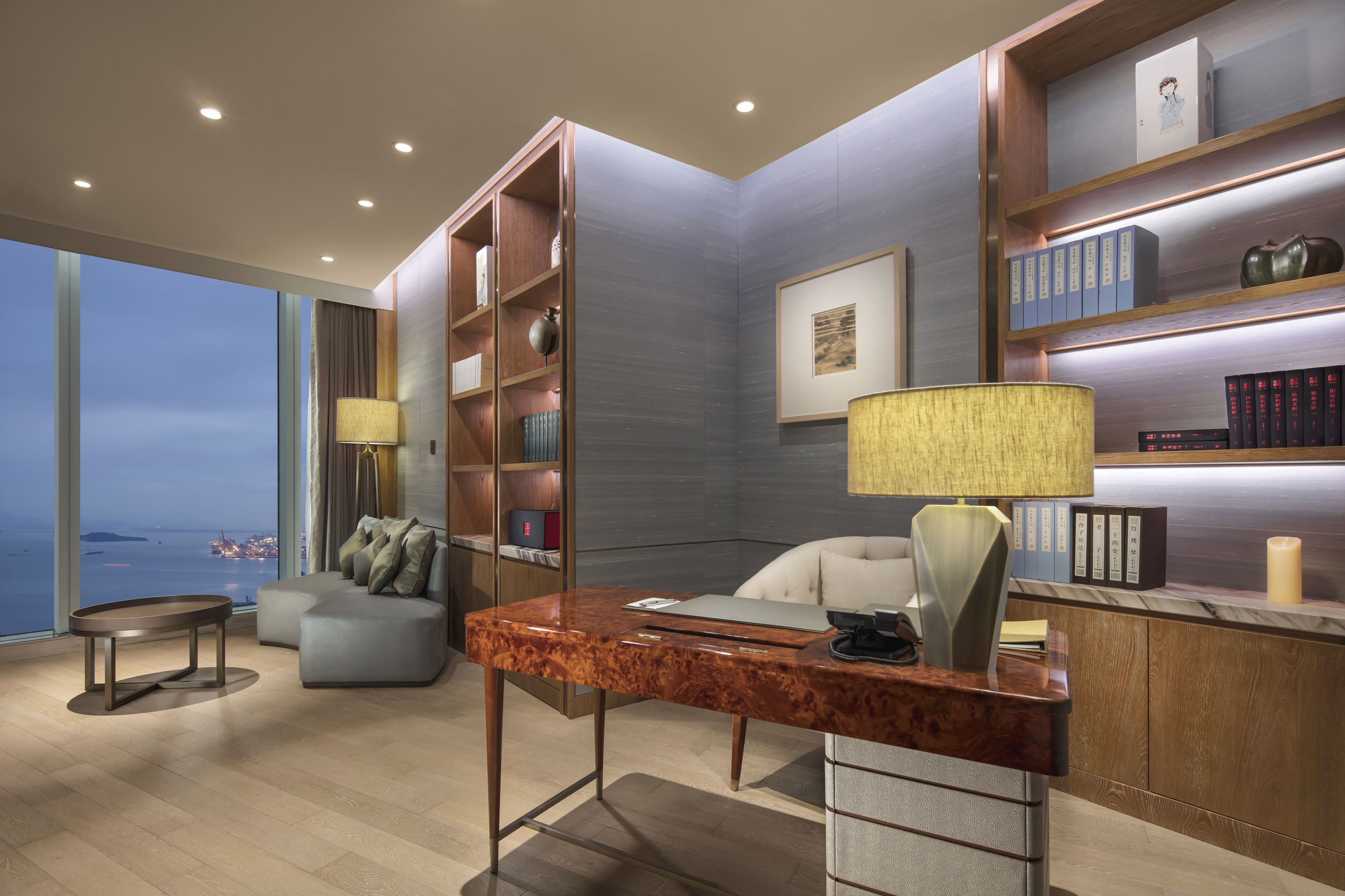 king, presidential suite, 1 king bed | in-room business centre