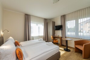 Standard Double Room | Desk, soundproofing, rollaway beds, free WiFi - Hotel Bamberger Hof (Wutha-Farnroda)