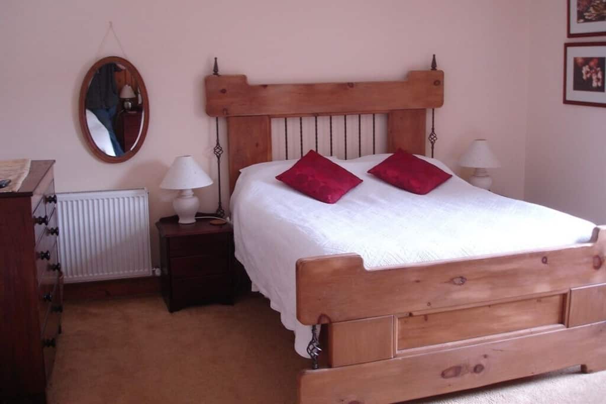 Suite, eigenes Bad | 1 Schlafzimmer, WLAN