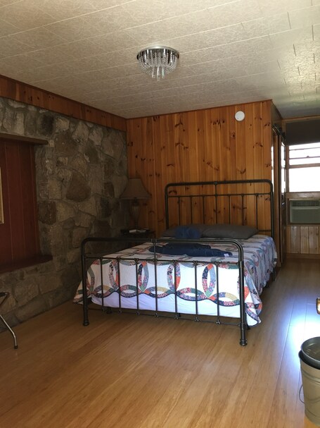 Marshall's Creek Rest Motel - Image 88