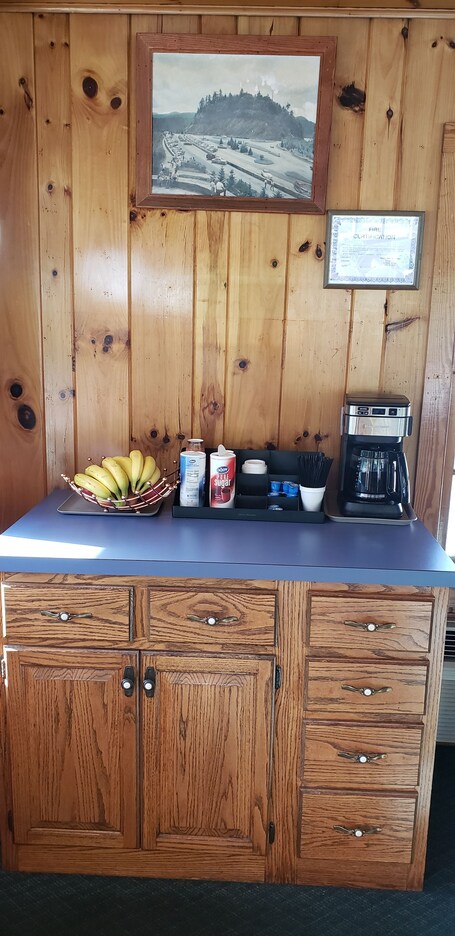 Marshall's Creek Rest Motel - Image 31