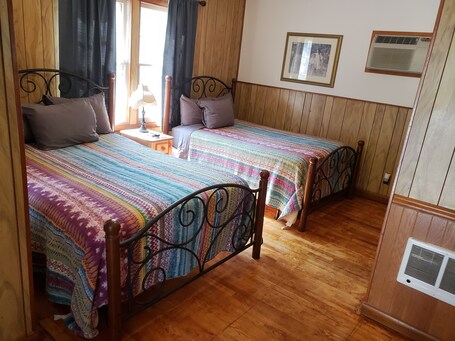 Marshall's Creek Rest Motel - Image 92