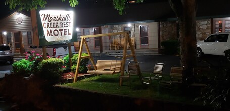 Marshall's Creek Rest Motel - Image 17