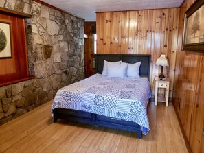 Traditional Room, 1 Queen Bed, Non Smoking | Egyptian cotton sheets, premium bedding, pillow-top beds - Marshall's Creek Rest Motel (Gatlinburg)