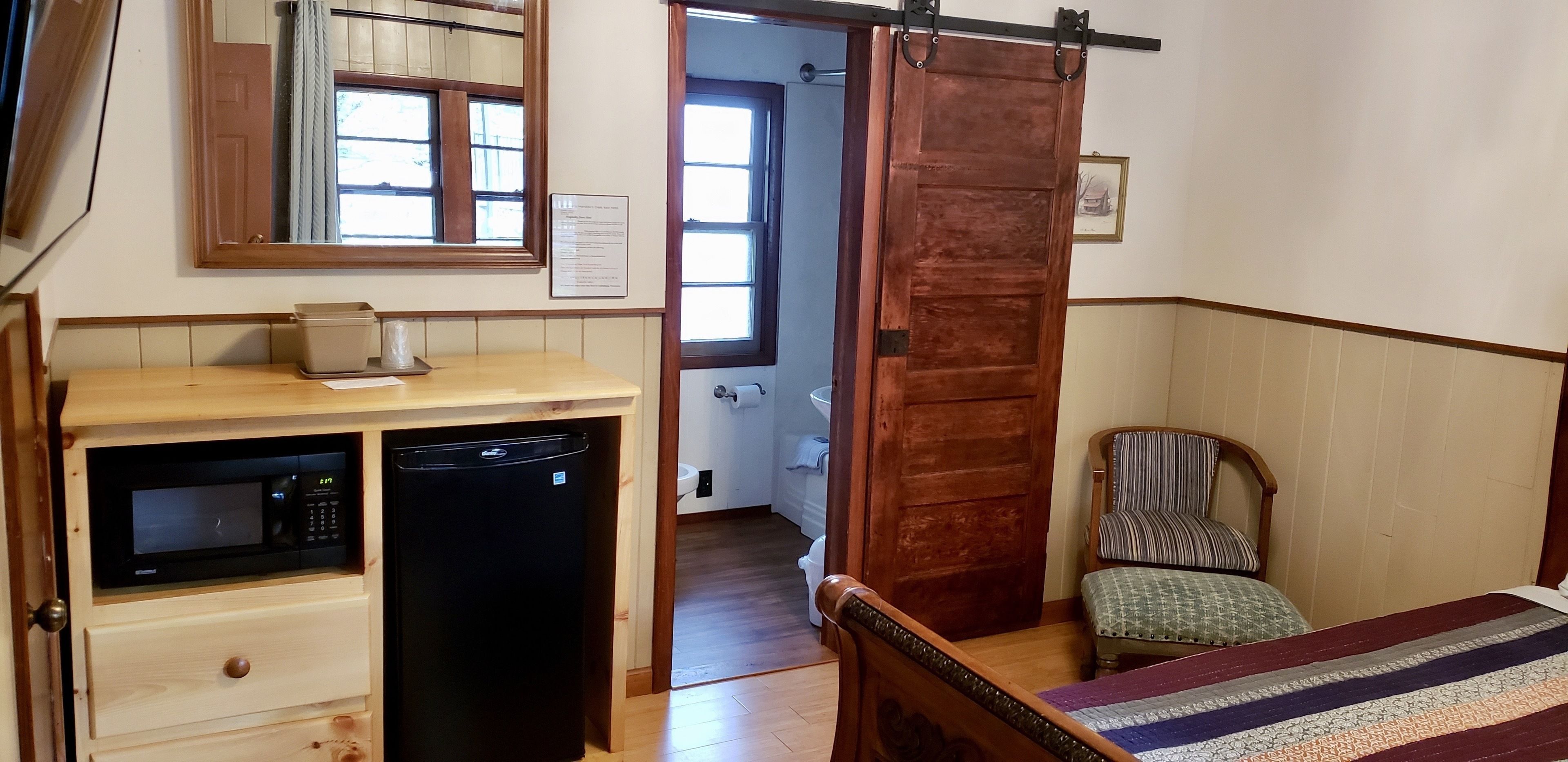 traditional room, 1 queen bed, non smoking | 1 bedroom, egyptian cotton sheets, premium bedding, pillow-top beds