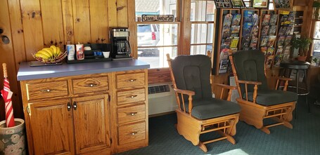 Marshall's Creek Rest Motel - Image 33