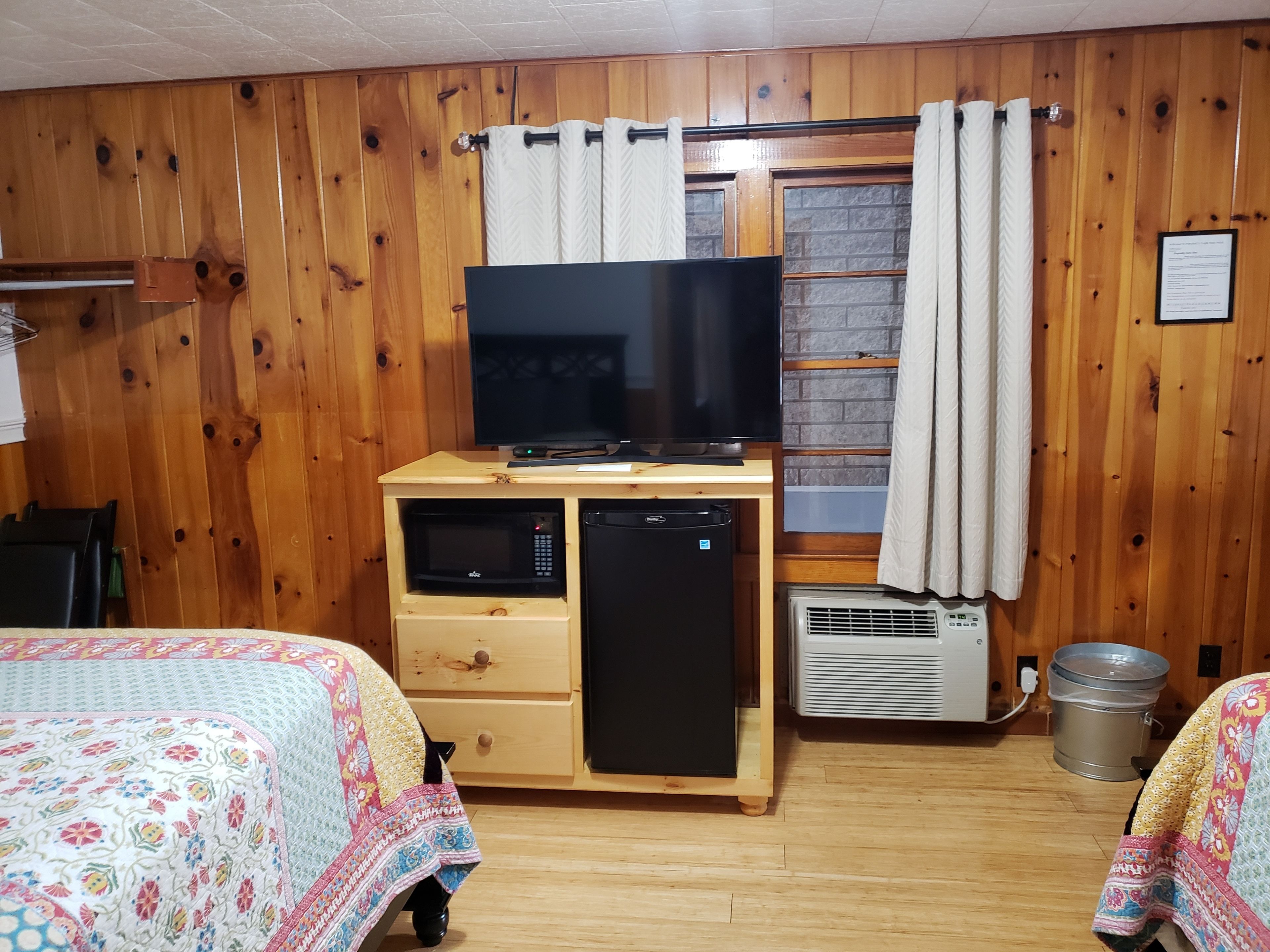 family room, 2 bedrooms (3 double beds) | 1 bedroom, egyptian cotton sheets, premium bedding, pillow-top beds