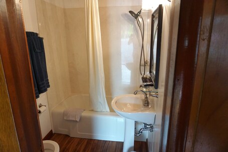 Marshall's Creek Rest Motel - Image 41