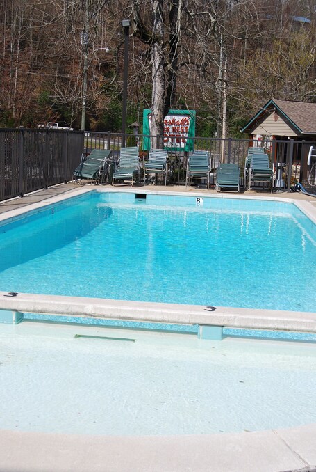 Marshall's Creek Rest Motel - Image 20