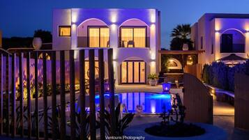 Villa - 3 soveværelser - privat pool - udsigt til pool (Phos) | Pengeskab på værelset, individuelt design, skrivebord, lydisolering