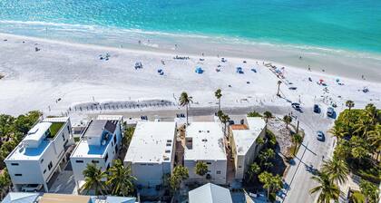 Gulf Holiday by Beachside Management