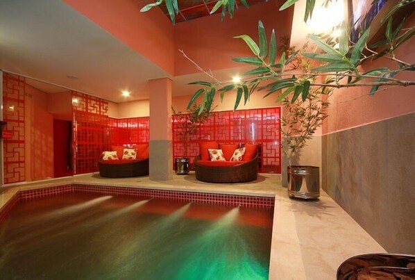 Power | Room amenity