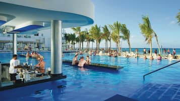 Bar en bord de piscine