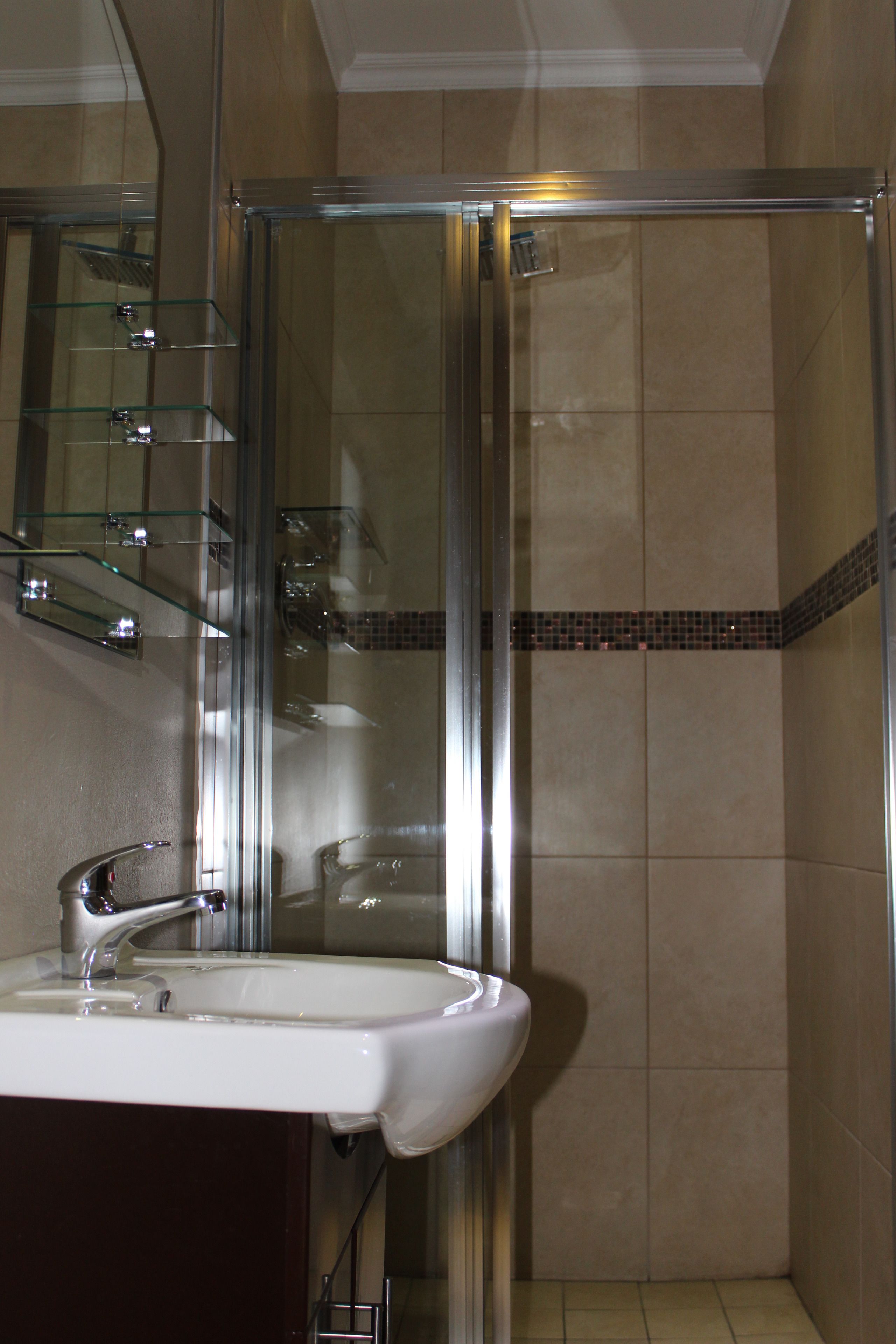 Standard Room | Bathroom shower