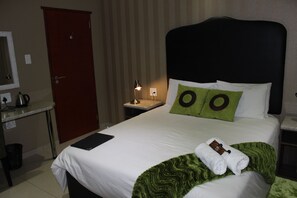 Standard Room | In-room safe, desk, iron/ironing board, free WiFi