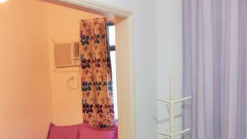 Apartment | 1 bedroom, blackout drapes, iron/ironing board, free WiFi