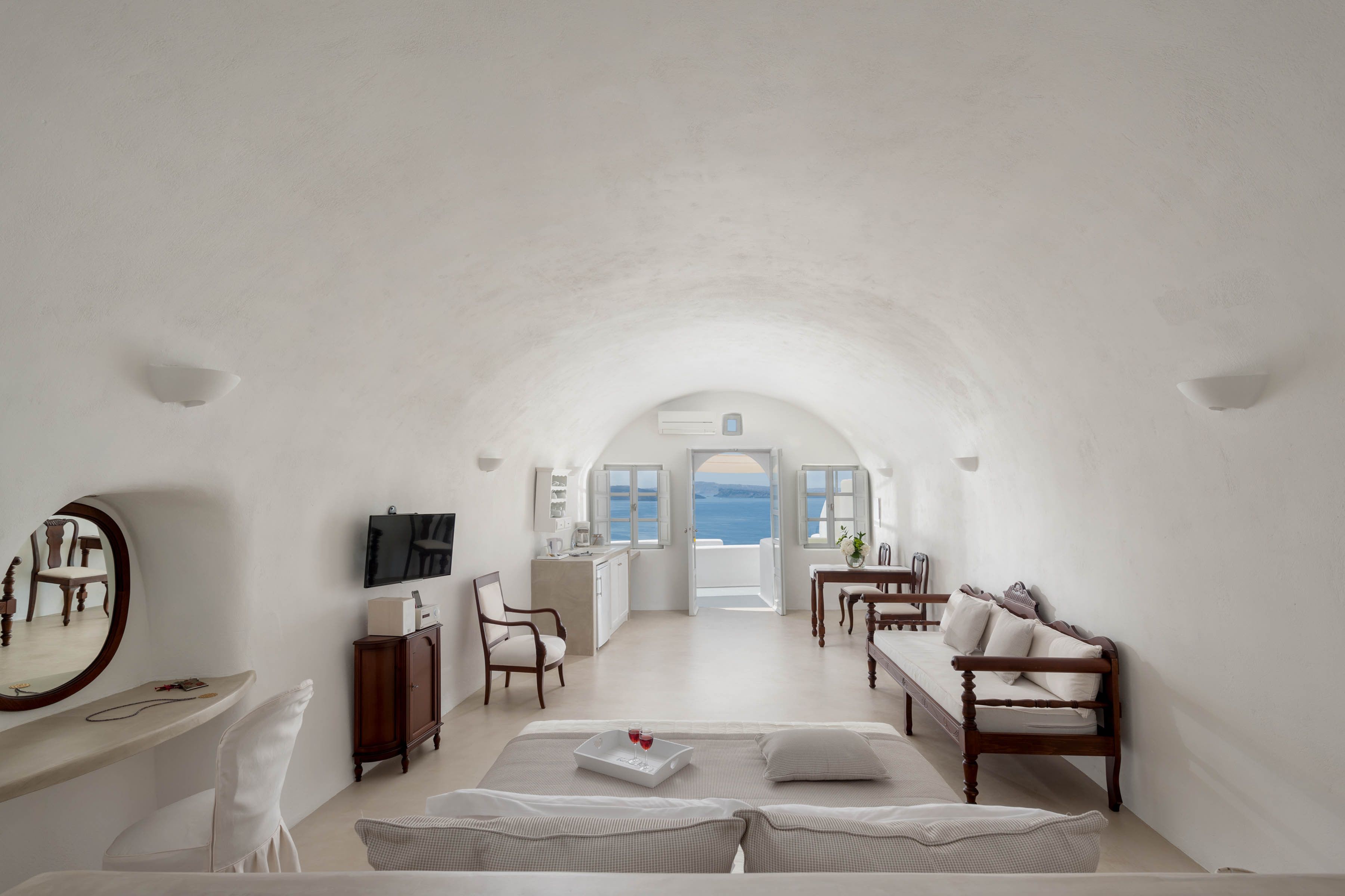 Luxury Suite, Jetted Tub,Caldera View | Hochwertige Bettwaren, Zimmersafe, schallisolierte Zimmer