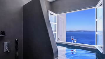 Superior Studio, Annex Building,Caldera View | Bathroom | Eco-friendly toiletries, hair dryer, towels