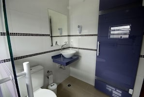 Bathroom | Free toiletries, hair dryer