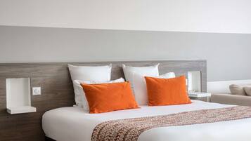 Executive kamer, 1 kingsize bed, niet-roken (with Sofabed) | Een kluis op de kamer, individueel gedecoreerd, individueel gemeubileerd