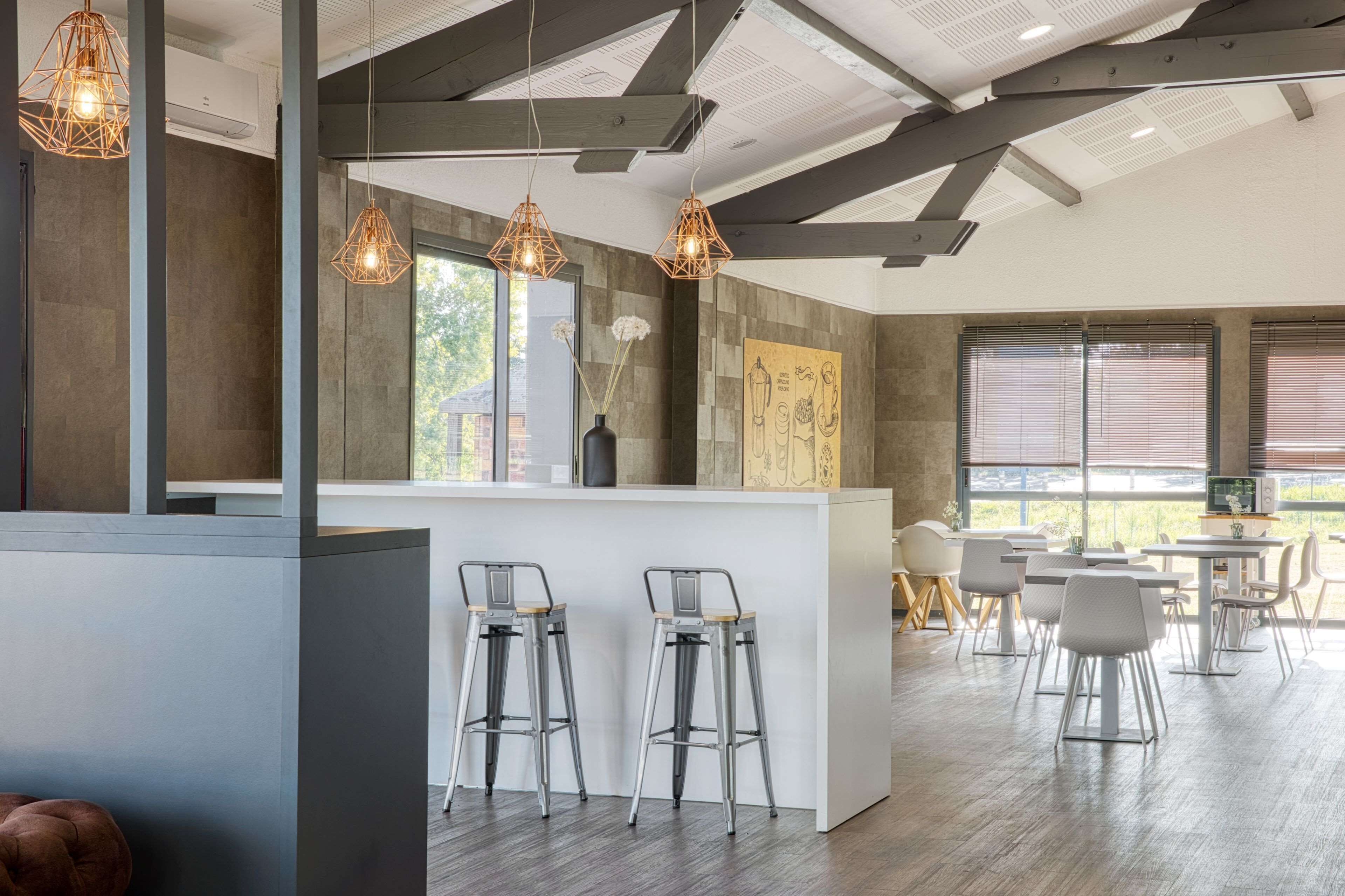 breakfast (eur 11 per person)