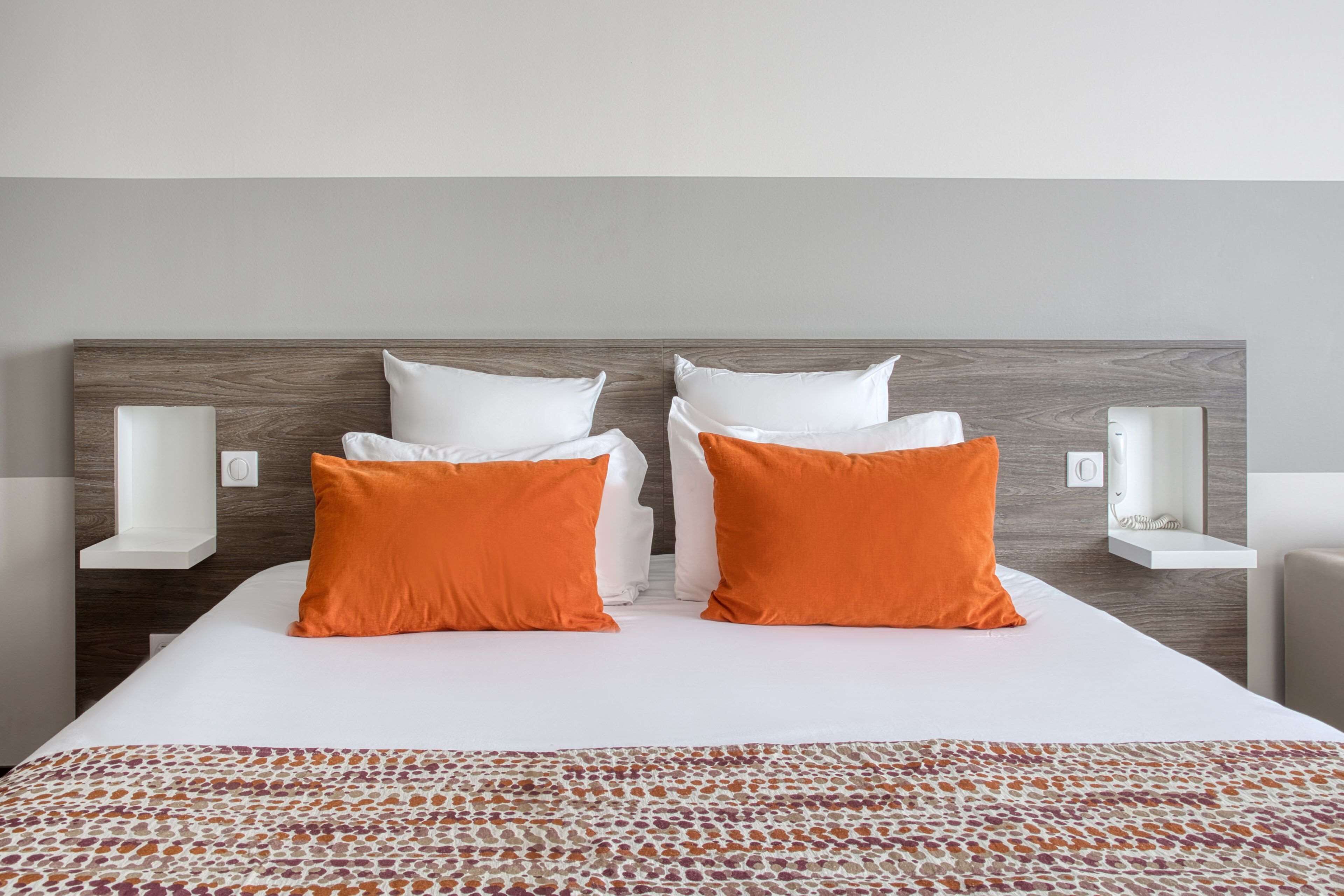 in-room safe, individually decorated, individually furnished, desk