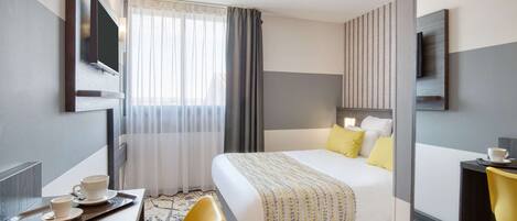 In-room safe, individually decorated, individually furnished, desk