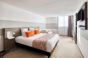 行政客房, 1 张特大床, 无烟房 (with Sofabed) | 客房内保险箱、特色装修、特色家居、办公桌