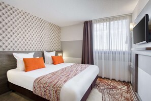 In-room safe, individually decorated, individually furnished, desk - Best Western Portes d’Aquitaine Agen Sud (Le Passage)