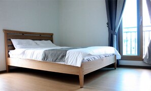 Phòng dành cho gia đình (Separate bedroom and living room) | Màn/rèm cản sáng, truy cập Internet không dây miễn phí 