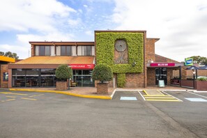 Exterior - Nightcap at Millers Inn (Altona North)