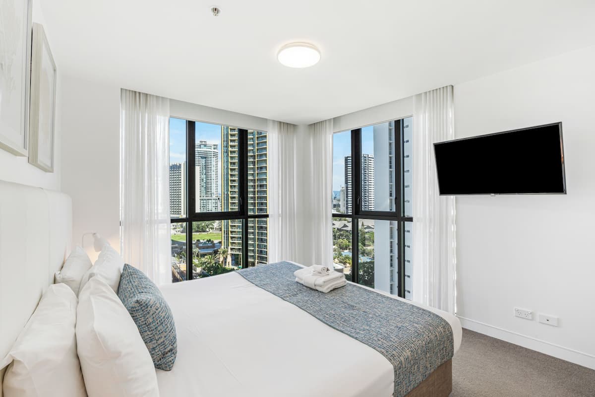 2 Bedroom Apartment | In-room safe, individually furnished, iron/ironing board, free WiFi