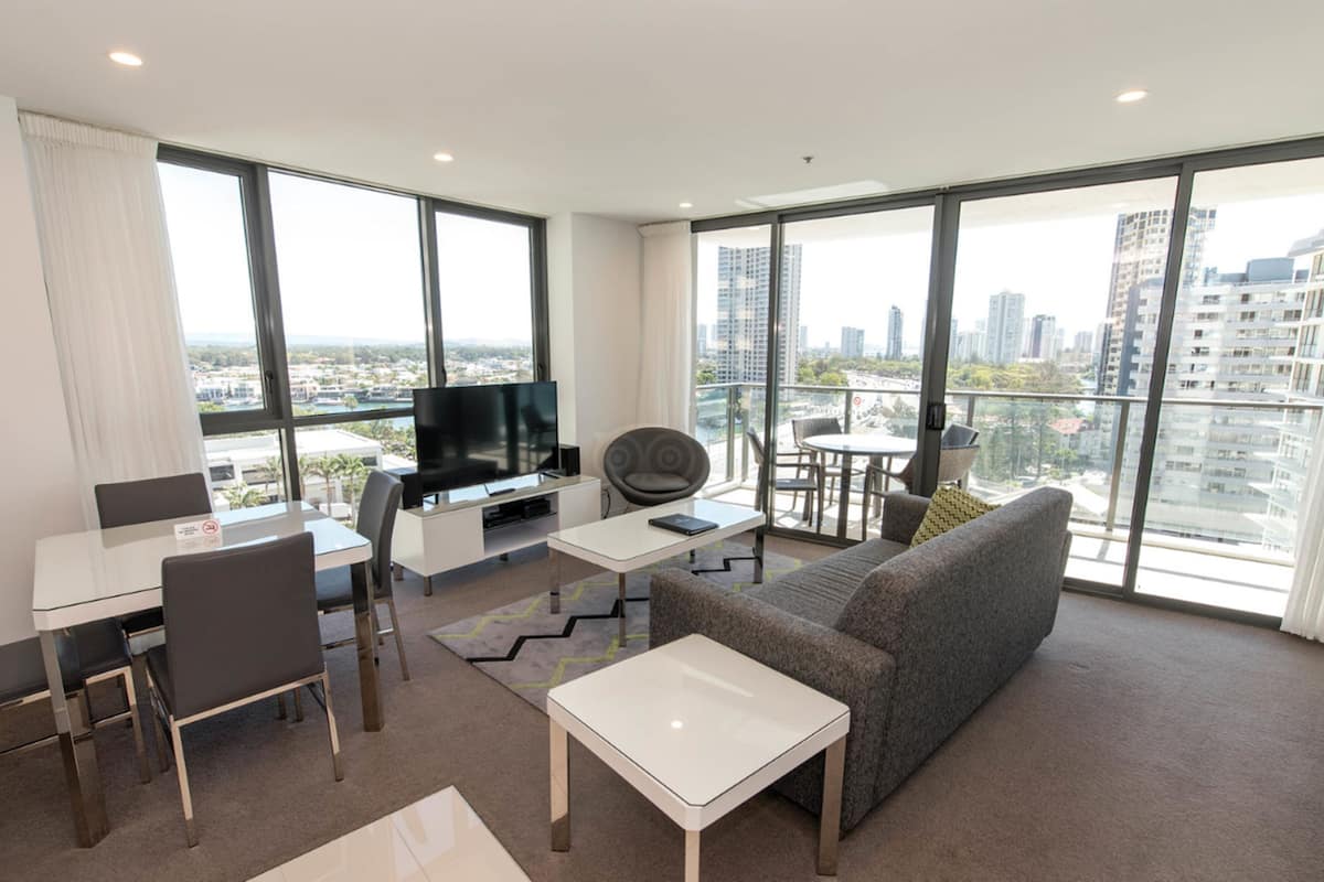In-room safe, individually furnished, iron/ironing board, free WiFi