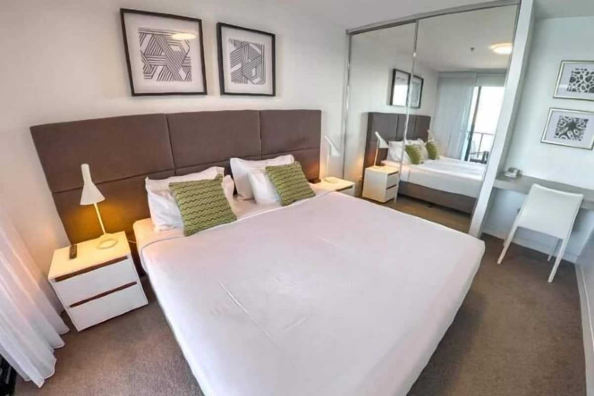 In-room safe, individually furnished, iron/ironing board, free WiFi
