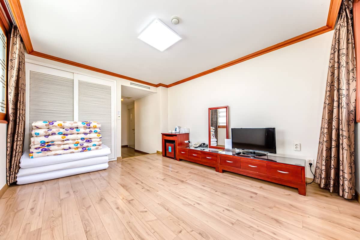 family suite (bed room + ondol room) | premium bedding, blackout curtains, free wifi, bed sheets