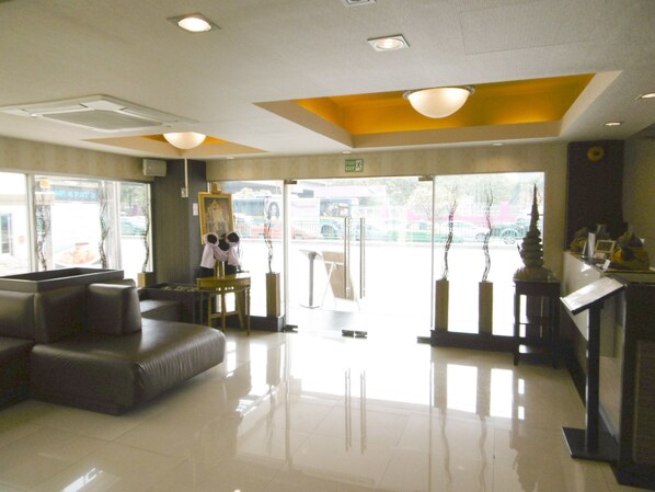 Lobby lounge - The Green Bells New Petchburi (Bangkok)