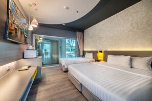 Deluxe Triple Room | Minibar, in-room safe, blackout drapes, soundproofing - Qiu Hotel Sukhumvit (Bangkok)
