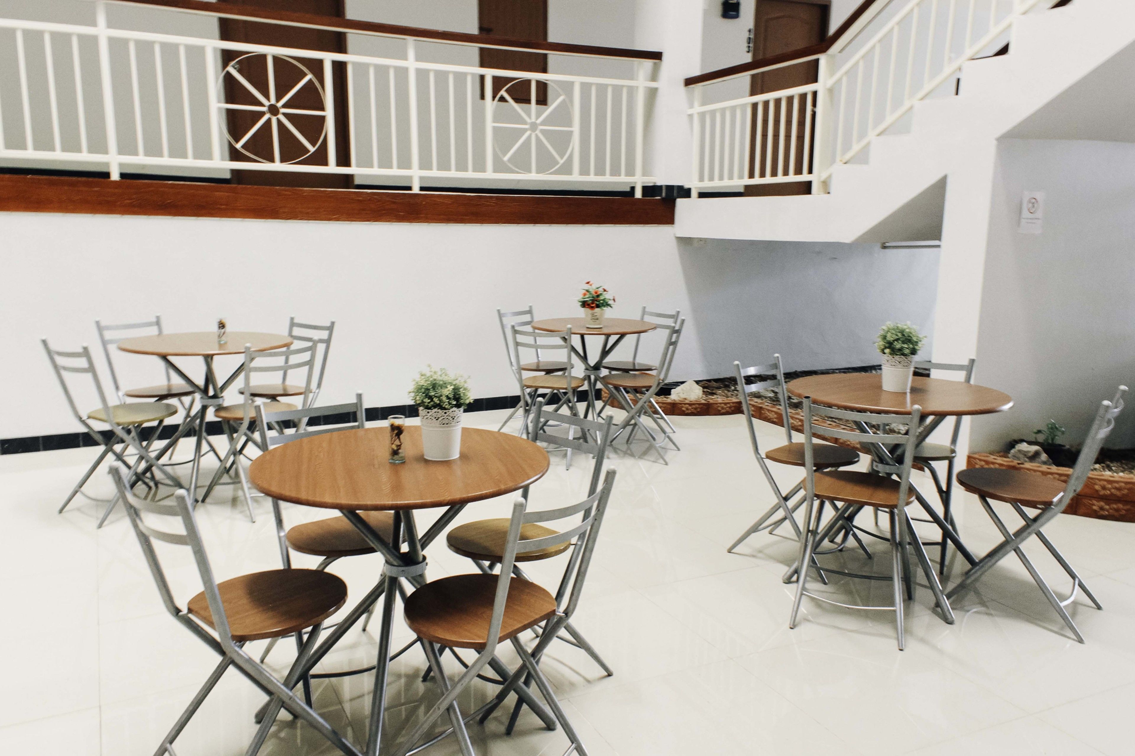 breakfast (thb 200 per person)