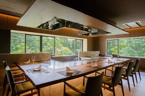 3 restaurants, breakfast, lunch, dinner served; Japanese cuisine  - Art Hotel KOKURA New Tagawa (Kitakyushu)