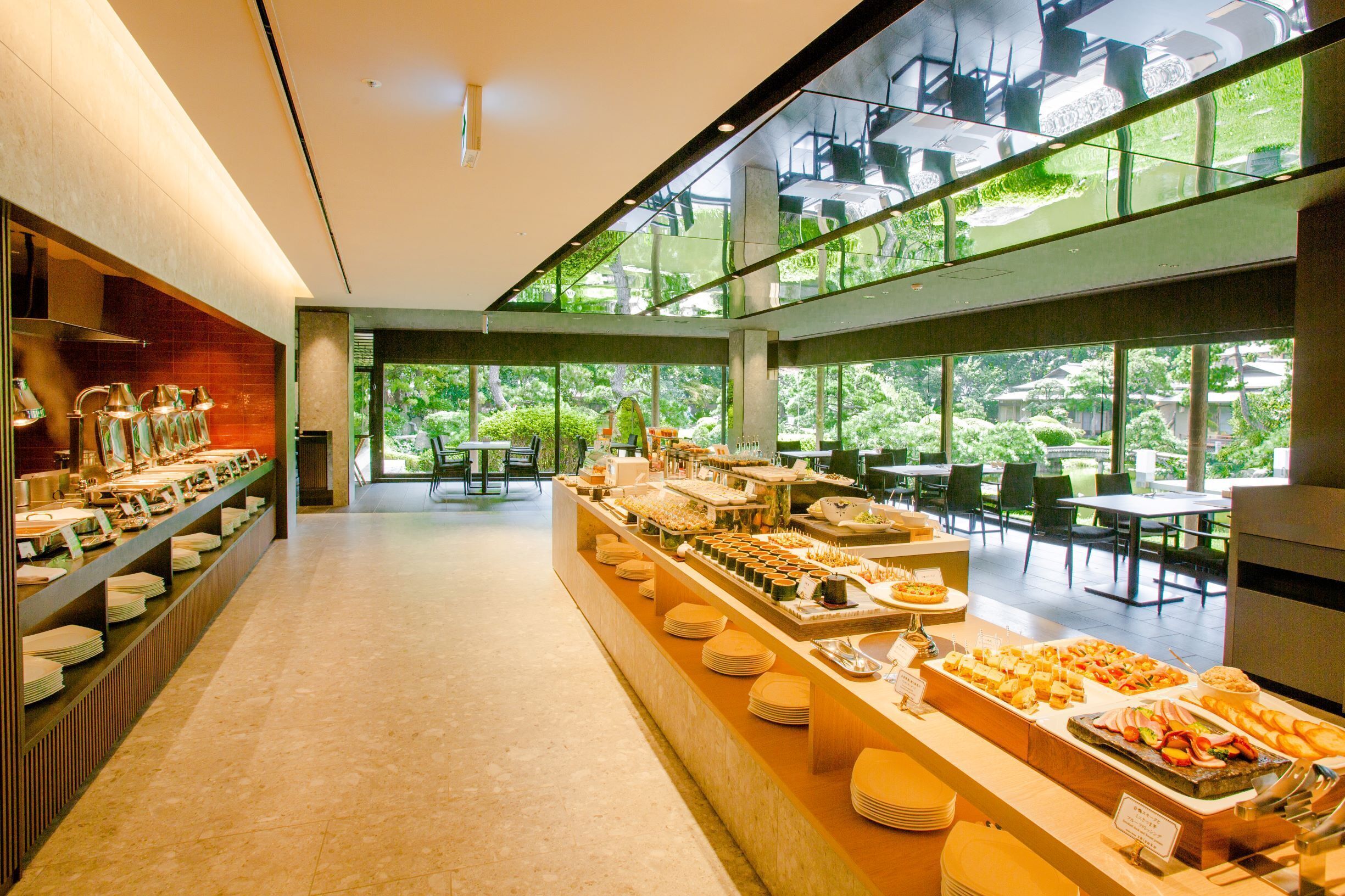 3 restaurants, breakfast, lunch, dinner served; japanese cuisine