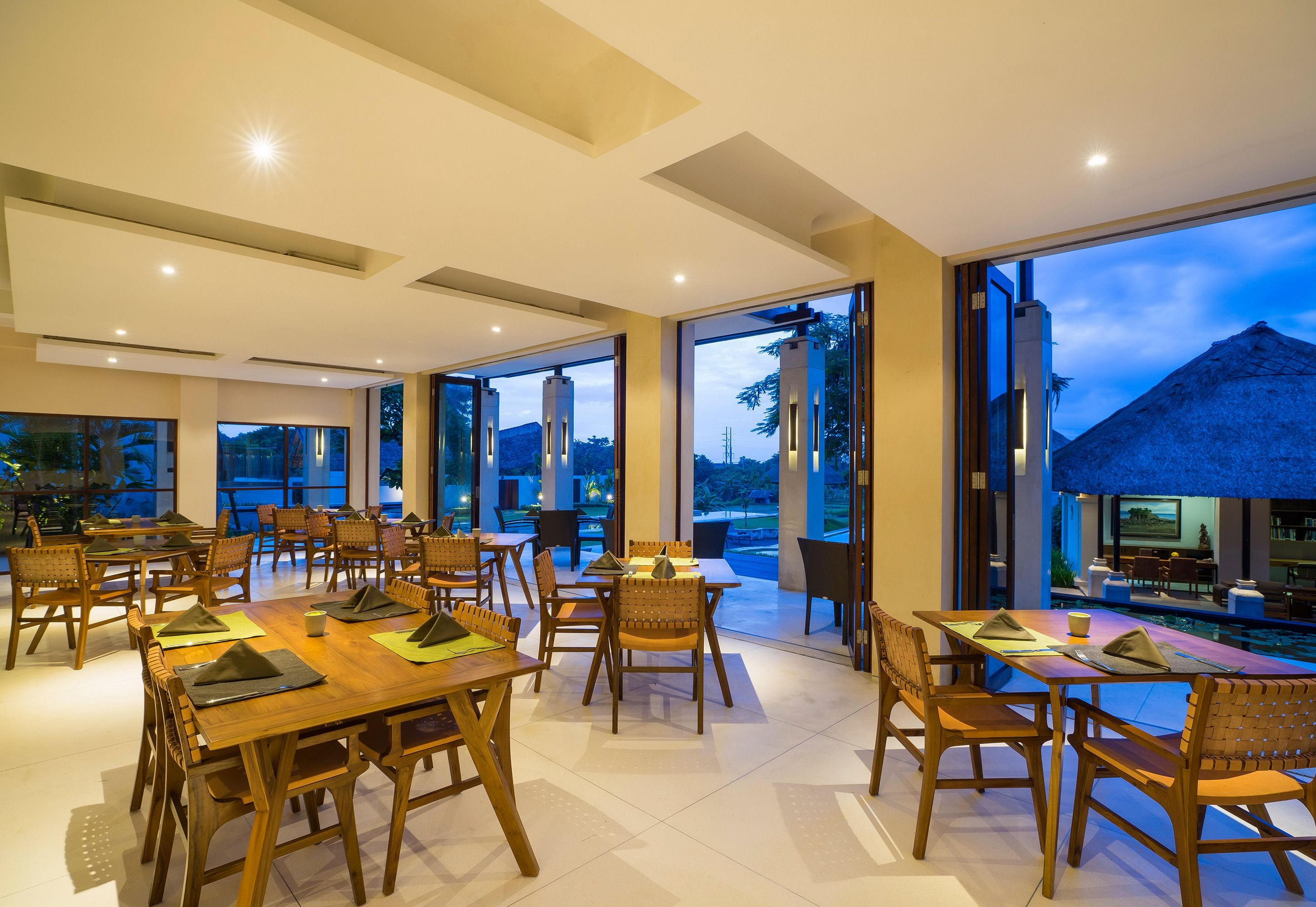 daily cooked-to-order breakfast (idr 400000 per person)