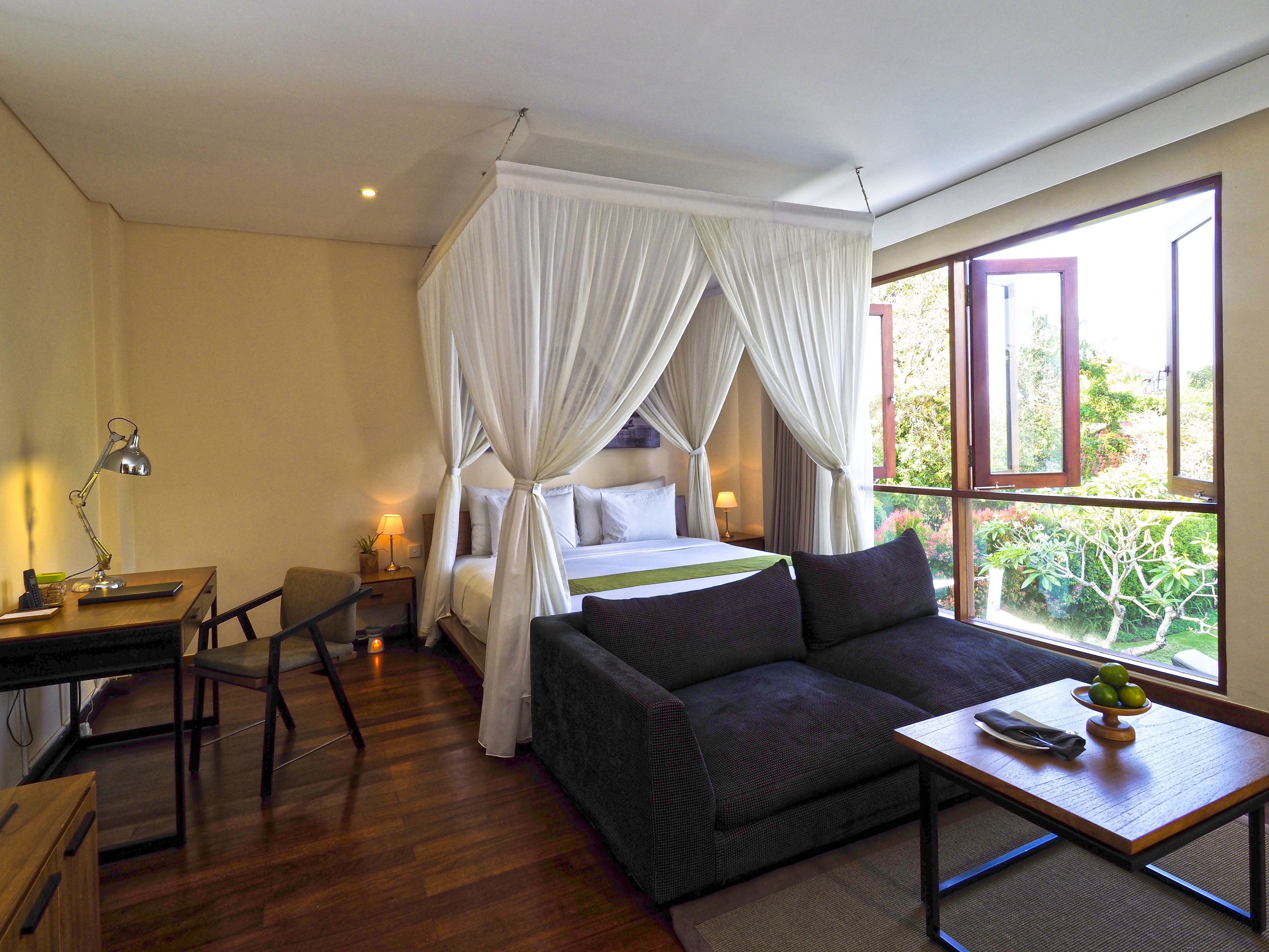 in-room safe, desk, laptop workspace, blackout curtains