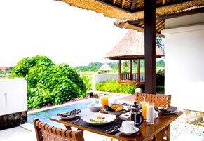 One-Bedroom Private Pool Villa | 客房内用餐