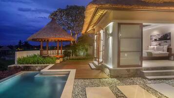 3 outdoor pools, pool umbrellas, sun loungers