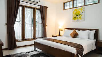 Exclusive Villa, 3 Bedrooms | 3 bedrooms, desk, soundproofing, free WiFi
