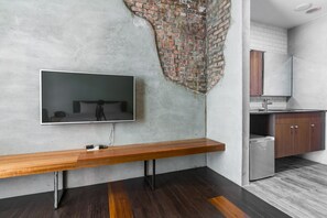 Dobbeltrom, badekar | Skrivebord, blendingsgardiner, lydisolert og wi-fi (inkludert)